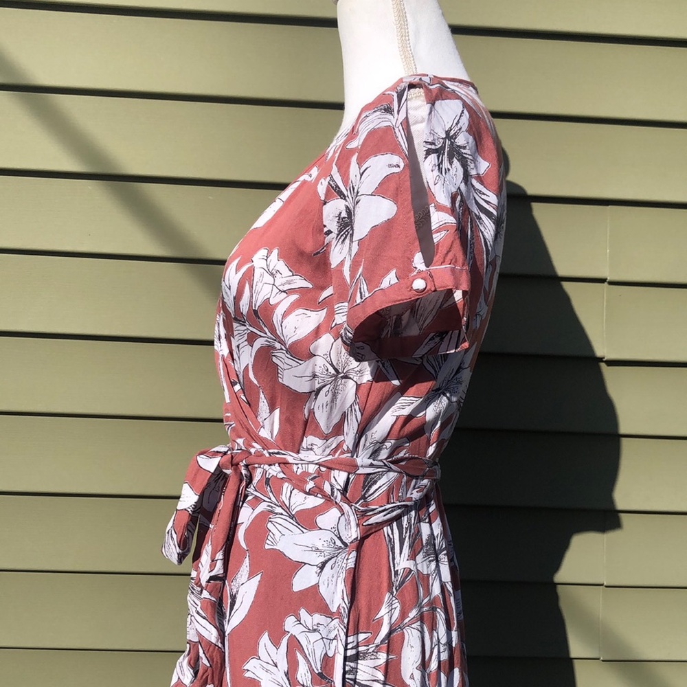 Floral Wrap Dress - Picture 5 of 6